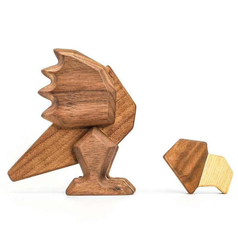 Fablewood parrot
